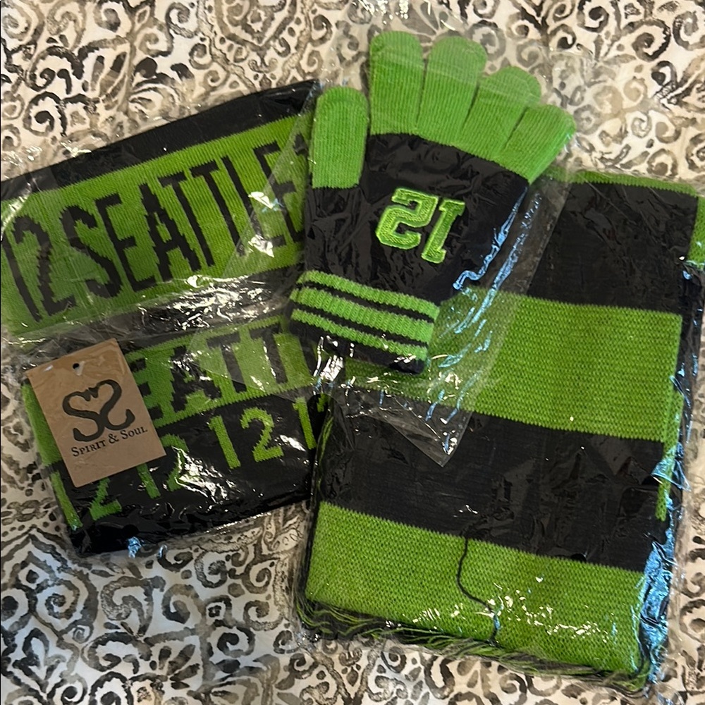 Green and Black Gloves for Stylish Comfort